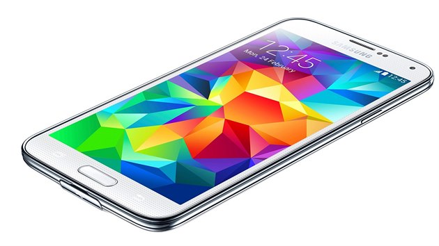 Samsungu Galaxy S5 u roste nástupce.