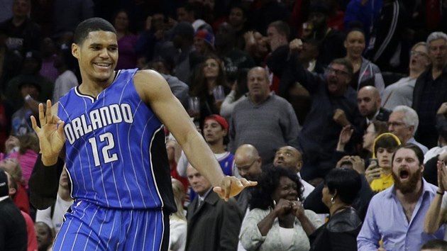 Tobias Harris z Orlanda slav vtzn ko proti Philadelphii.