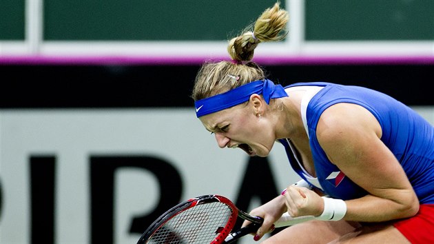 JO! Petra Kvitová se raduje během finále Fed Cupu proti Němce Angelique Kerberové.
