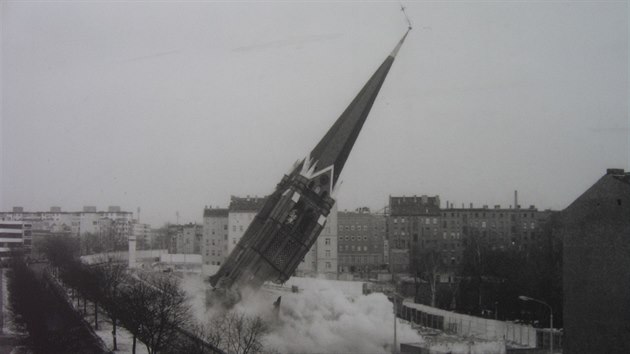 Odstelen kostela na Bernauer Strasse v roce 1985