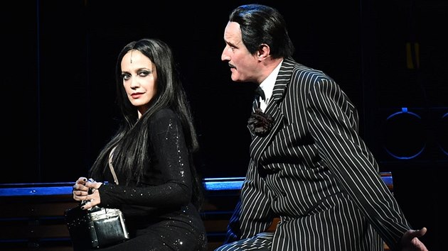 Lucie Bl a Jaromr Dulava v muziklu Addams Family