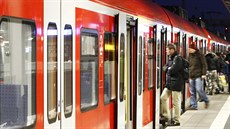 Strojvdci Deutsche Bahn zkrátili stávku.