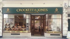 CROCKETT & JONES. Tato rodinná obuvnická firma funguje u� více ne� 135 let....