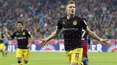 PEKVAPIVÉ VEDENÍ. Marco Reus z Dortmundu se raduje ze svého gólu, který...