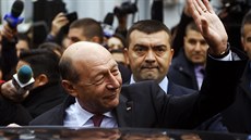 Souasný rumunský prezident Traian Basescu pi volbách v Bukureti (2....