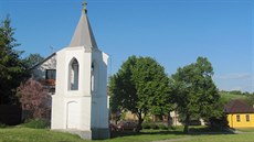 Novogotická zvonice v obci B�estek na Uherskohradi��sku