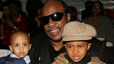 Stevie Wonder se svými syny v roce 2007