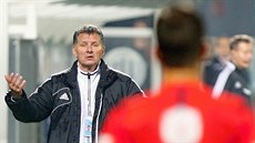 Luboš Urban, trenér Českých Budějovic, nesouhlasí s rozhodčím.
