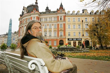 Karlovarský publicista, hudebník a jeden z aktér revoluního dní v Karlových...