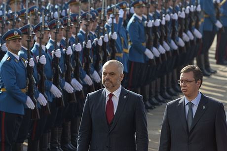 Albánský premiér Edi Rama (vlevo) pijel na státní návtvu do Blehradu, kde...