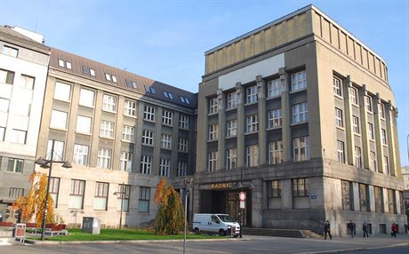 Radnice Moravské Ostravy a Pívozu se pesthovala do bývalé budovy spoitelny, nyní v ní usedne nová starostka.