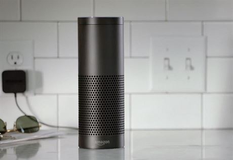 Takto bude vypadat Amazon Echo. K dodání bude v pítích týdnech. Zatím umí...