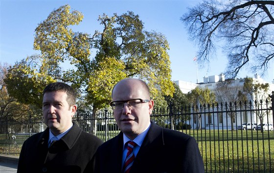 Pedseda Snmovny Jan Hamáek a premiér Bohuslav Sobotka ve Washingtonu (18....