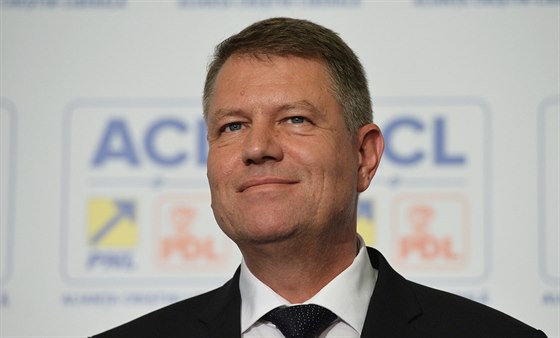 Klaus Iohannis se podle prvních odhad stane novým rumunským prezidentem (16....