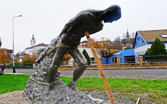 Lankrounská socha Tomáe Otoupala Osud Sudet se váe ke vztahm mezi echy a...