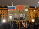 Prezident Miloš Zeman čelil další skupince demonstrantů.