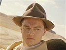 Leonardo DiCaprio ve filmu Letec (Aviator) z roku 2004, kdy bylo DiCapriovi 30...