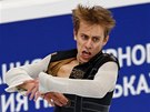 Michal Bezina v krátkém programu v závodu krasobruslaské Grand Prix v Moskv.