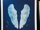 Originální lepty k desce Ghost Stories podepsané kapelou Coldplay ped...