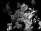První snímek z povrchu komety urjumov-Gerasimenko, který poídila sonda...
