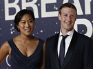 Mark Zuckerberg a jeho manželka Priscilla Chanová (Mountain View, 9. listopadu...