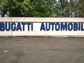 Oputn arel Bugatti v italskm Campogallianu