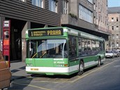 První pražský nízkopodlažní autobus Neoplan 4014/3  ev. č. 3001 při představení...
