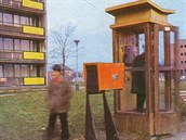 Pražská telefonní budka – Repro z časopisu Umění a řemesla z roku 1975, číslo...