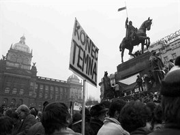 Od 20. listopadu se "rozjely" demonstrace na Václavském náměstí a den ode dne...