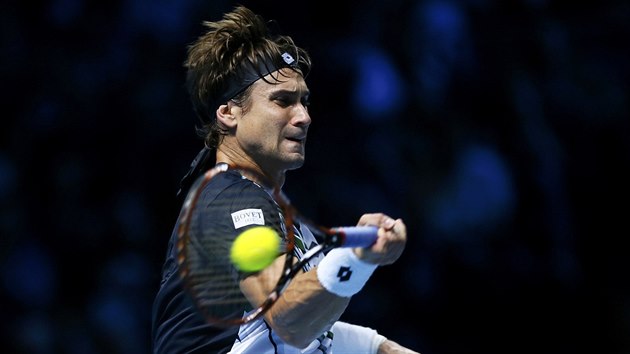 David Ferrer a jeho razantn der v utkn s Keiem Niikorim.