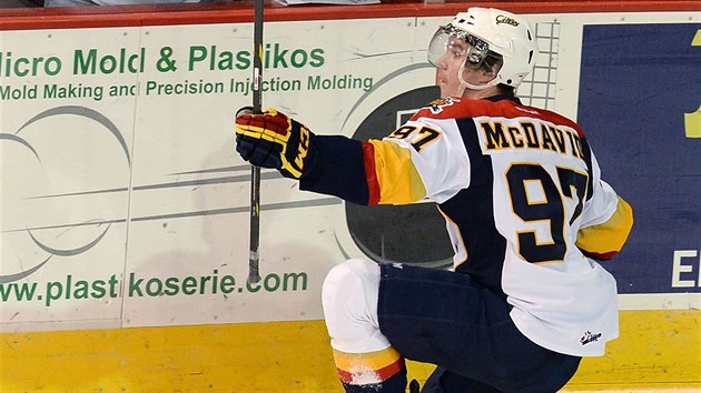 Talentovan kanadsk hokejista Connor McDavid hrajc OHL za Erie Otters se raduje z glu. Momentln je zrann, stihne juniorsk MS?