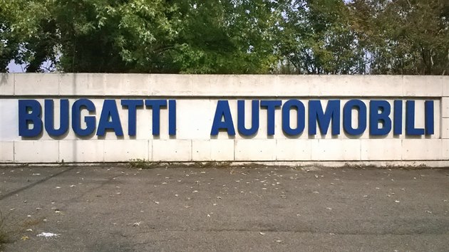Oputn arel Bugatti v italskm Campogallianu