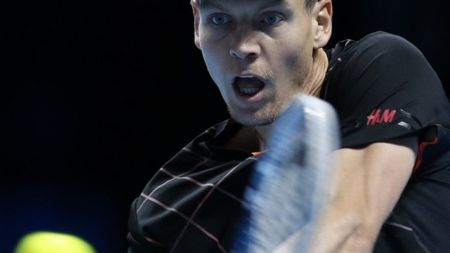 BEKHEND. Tom Berdych na Turnaji mistr v Londn v utkn s Marinem iliem. 