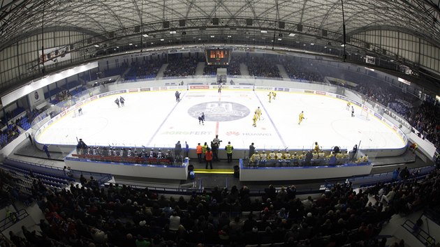 Kladensk stadion pi utkn domcch hokejist se umperkem. 