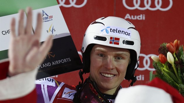 Henrik Kristoffersen po triumfu ve slalomu v Levi. 