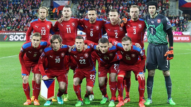 ZÁKLADNÍ SESTAVA. etí fotbalisté v utkání proti Islandu.