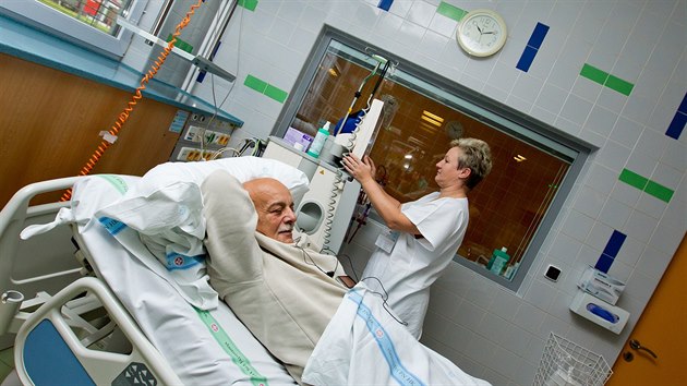 Dky opravenmu hemodialyzanmu stedisku ve Fakultn nemocnici v Hradci Krlov budou mt pacienti s nemocnmi ledvinami lep podmnky.