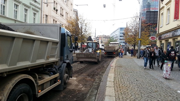 Rozkopaná tefánikova ulice