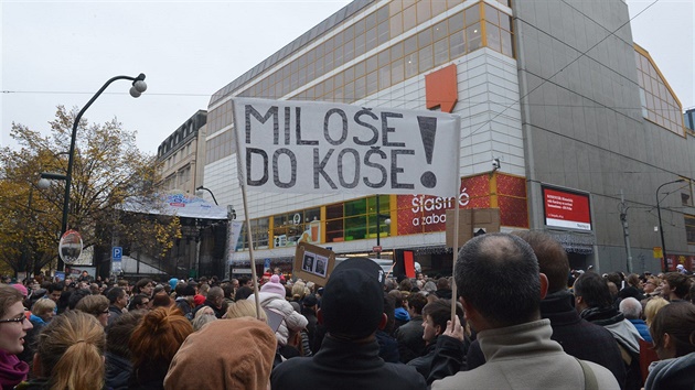 Jeden z transparent na protestní akci nazvané Chci si s vámi promluvit, pane...