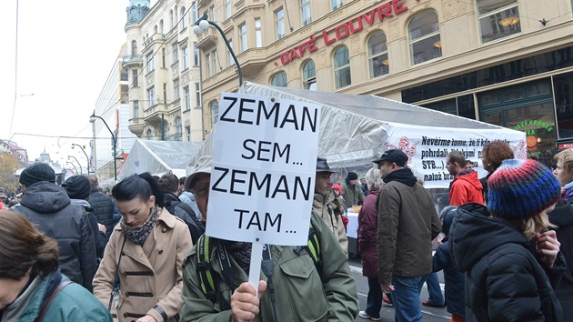 Jeden z transparent na protestní akci nazvané Chci si s vámi promluvit, pane...