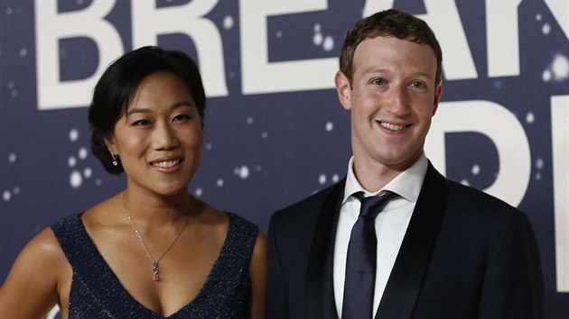 Mark Zuckerberg a jeho manelka Priscilla Chanov (Mountain View, 9. listopadu 2014)