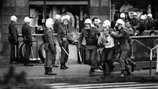 Herbert Slavík byl koncem roku 1989 fotografem Mladé fronty. Fotil u�...