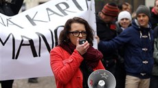 Také v Brn� p�i�li lidé prezidentovi Milo�ovi Zemanovi vystavit �ervenou kartu.