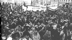 Manifestace na litomy�lském nám�stí 27. listopadu 1989, na kterou p�i�lo podle...