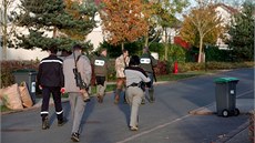 Policisté, hasi�i i lovci nedaleko Pa�í�e pátrají po tygrovi (13. listopadu