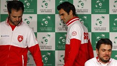 Roger Federer (uprosted) a Stan Wawrinka (vpravo) na stedení tiskové...