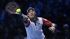RETURN. Japonský tenista Kei Niikori hraje v semifinále Turnaje mistr proti...