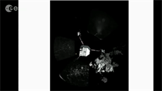 Panoramatický snímek s vloženým obrázkem Philae pro lepší orientaci, jak byl...