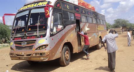 Autobus míící do Nairobi, který napadl abáb (22. listopadu 2014)