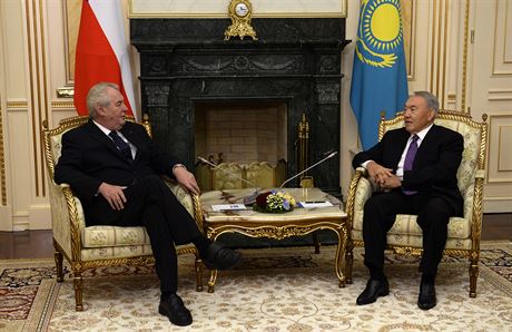 esk prezident Milo Zeman se na oficiln nvtv Kazachstnu setkal se svm...